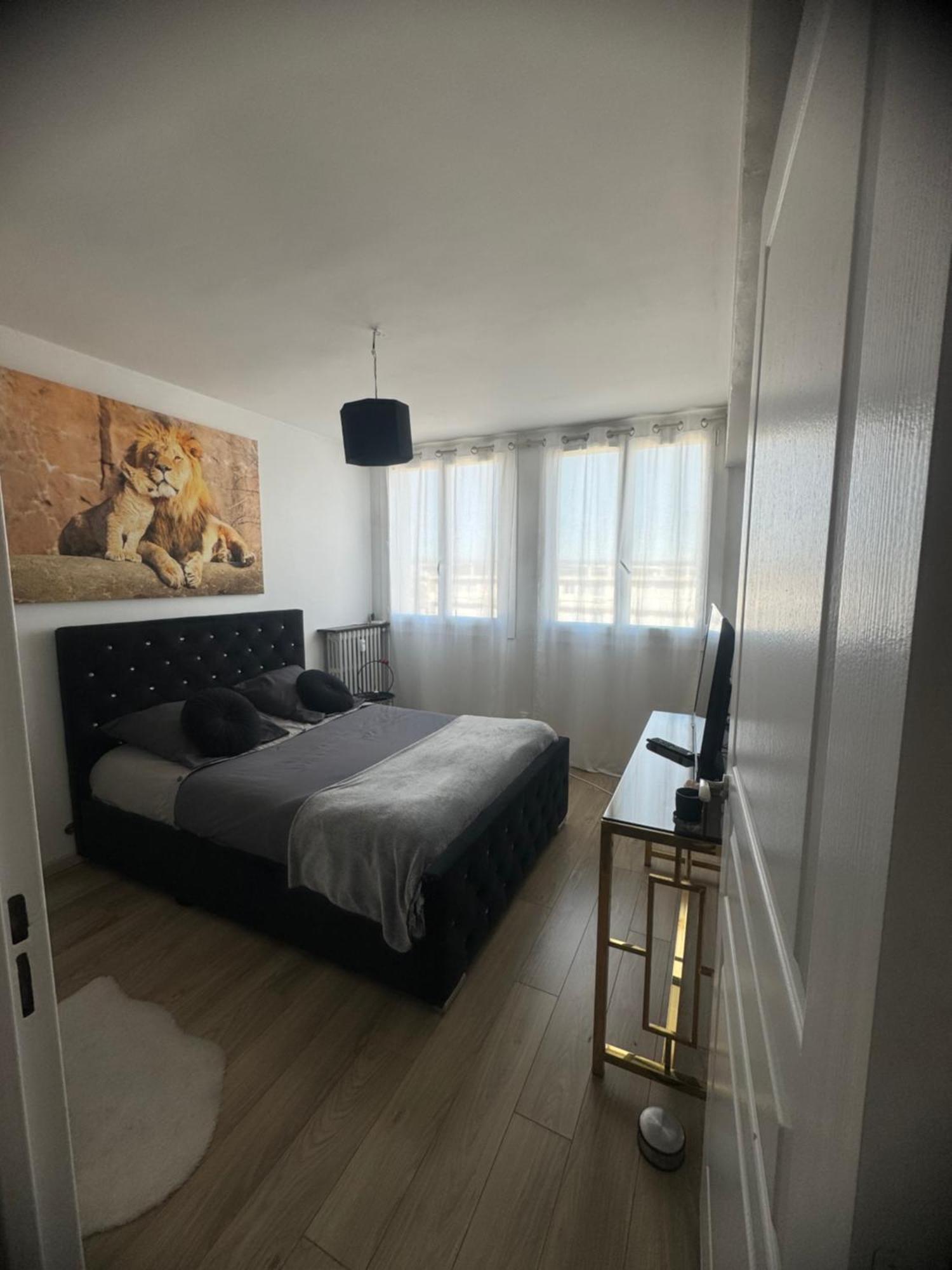 Appartement Proche Aeroport マリニャーヌ エクステリア 写真